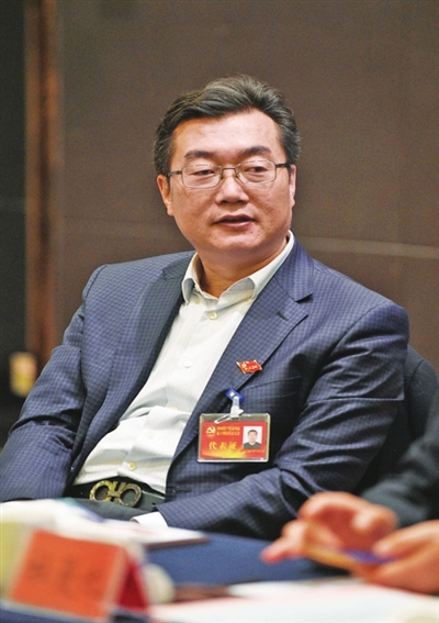 张新民:大力培育和发展"通用航空"产业